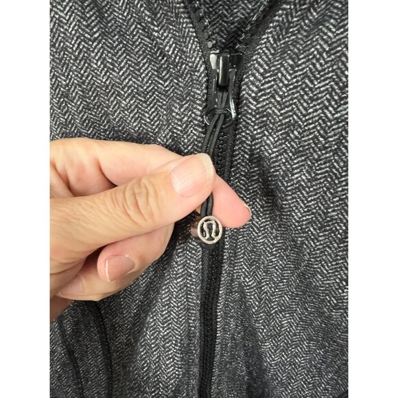 Lululemon Daily Practice Womens size 6 Gray Full-Zip Hoodie With Thumbholes & Dr - Picture 2 of 10